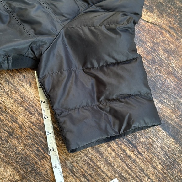 Nike Women AeroLoft short sleeve Jacket Black size Large puffer - Picture 15 of 16
